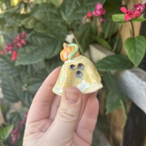 jumbo ghost figure with pumpkin